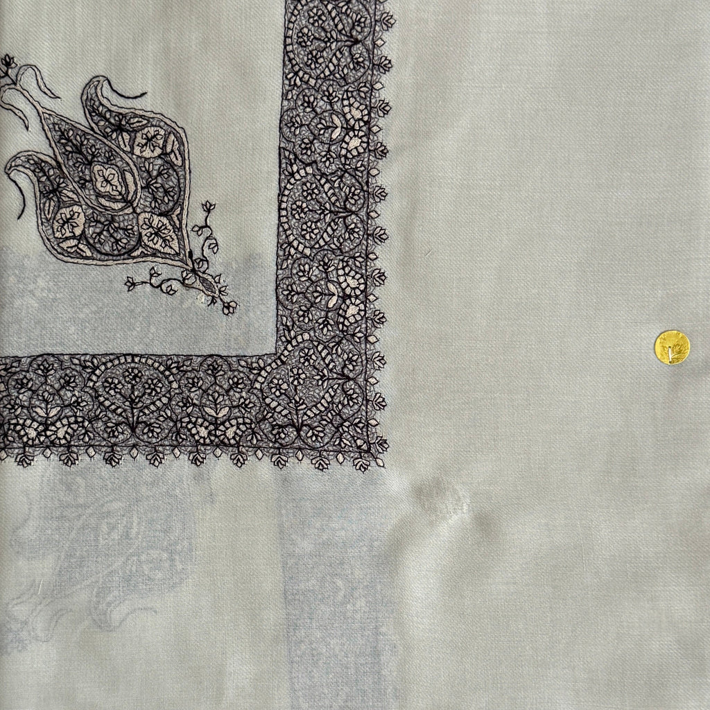 Sandstone Yemeni embroidered shmagh keffiyeh - close-up detail | Ghutrah